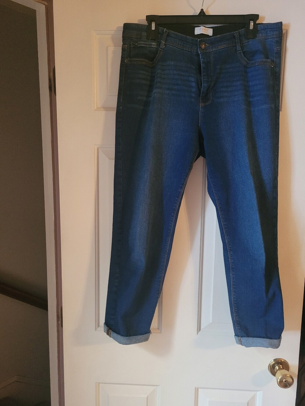 Cropped Blue Jeans